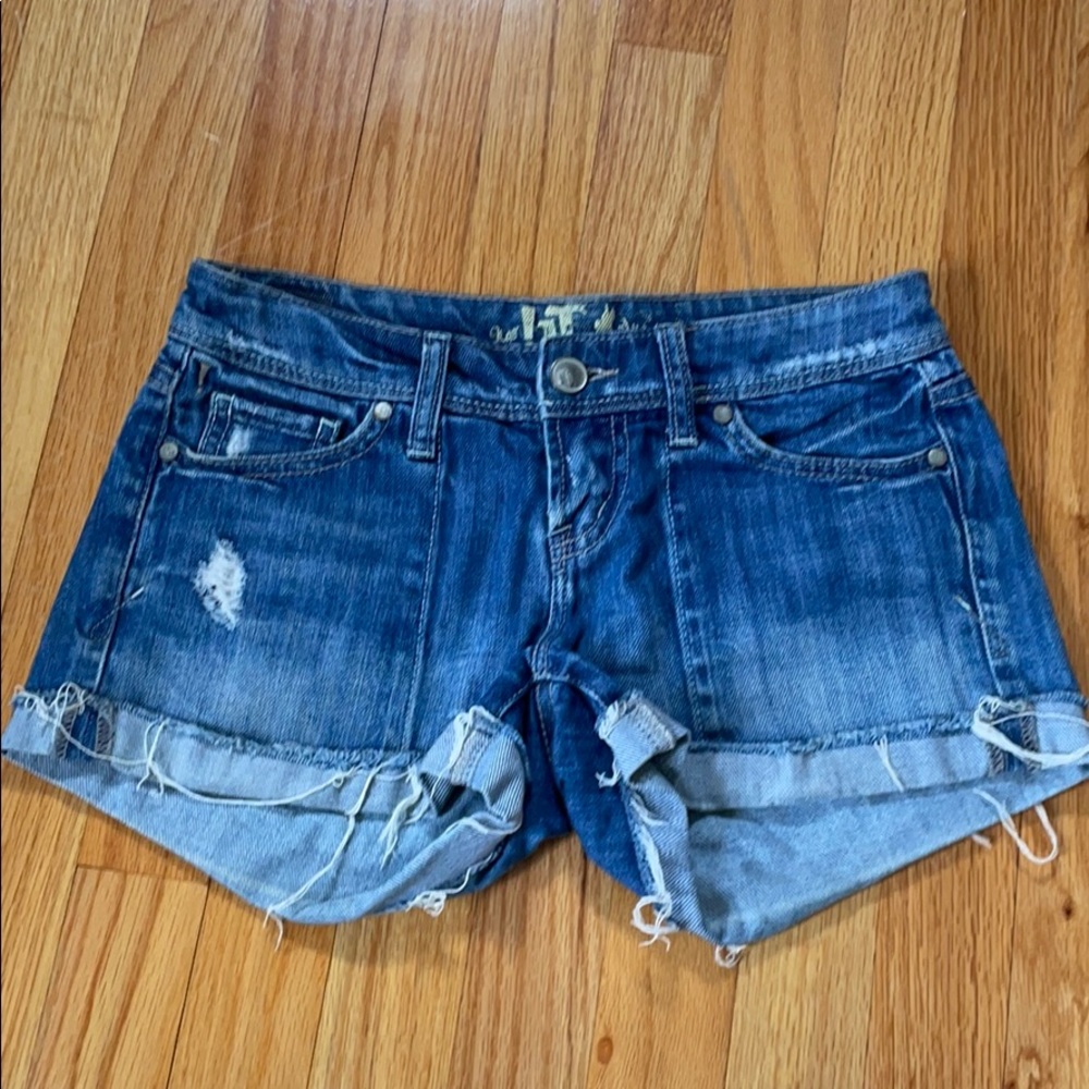 !IT Jean shorts size 25